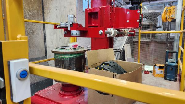 Connector for the electrical controls