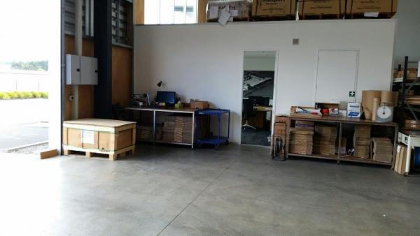 Packing bench Packing bench